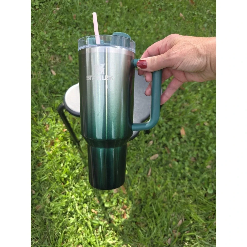 Stanley 40 oz Quencher H2.0 Flowstate Tumbler Chrome/Pine Green W/ New Straw - Picture 10 of 12